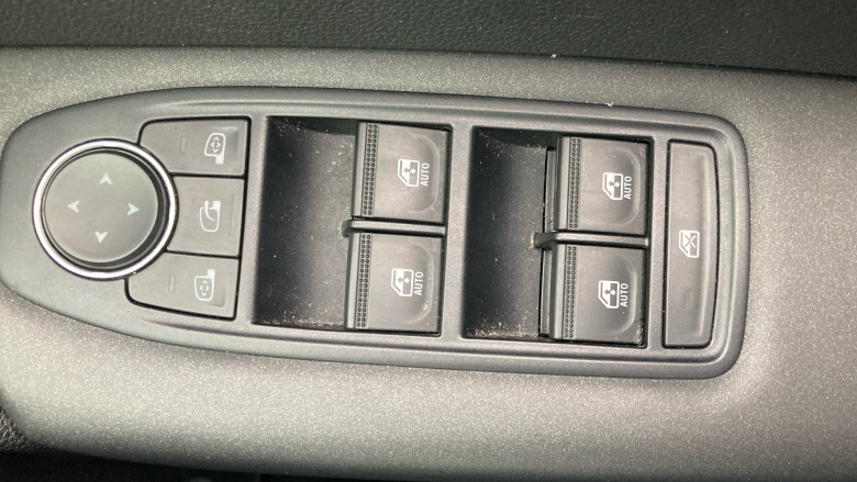 Renault Captur 1.3 TCE 140 Iconic 5dr Petrol Hatchback